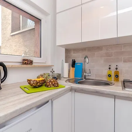 Rent Like Home - Apartament Zelazna II 公寓 *
