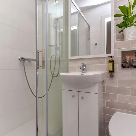 Rent Like Home - Apartament Zelazna II *