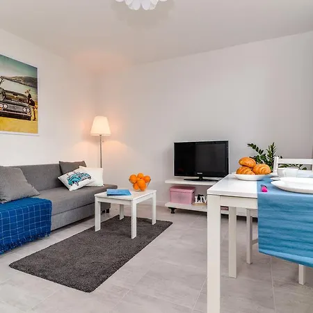 Rent Like Home - Apartament Zelazna II 公寓 *