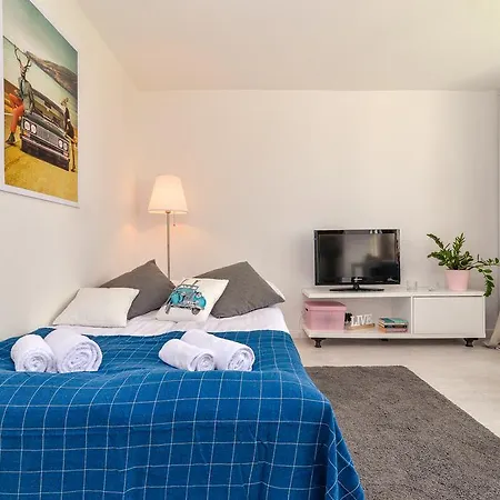 Rent Like Home - Apartament Zelazna II 公寓 *