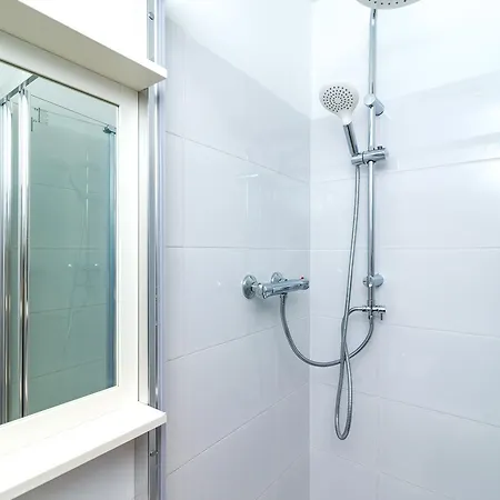 Rent Like Home - Apartament Zelazna II 华沙