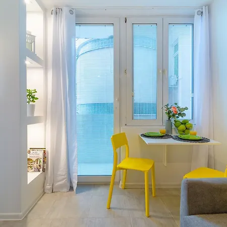 Rent Like Home - Apartament Zelazna II 公寓