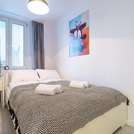 Rent Like Home - Apartament Zelazna II 公寓